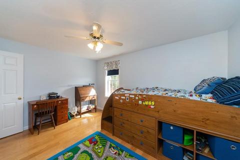 2 Ledgewood Ln, Worcester, MA 01609 photo 25