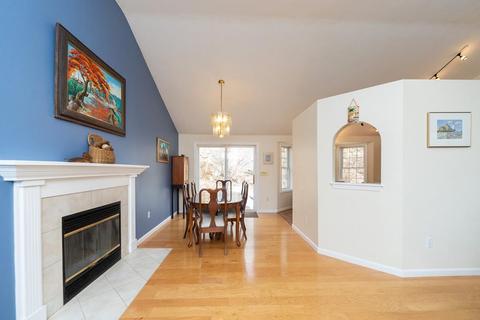 2 Ledgewood Ln, Worcester, MA 01609 photo 9