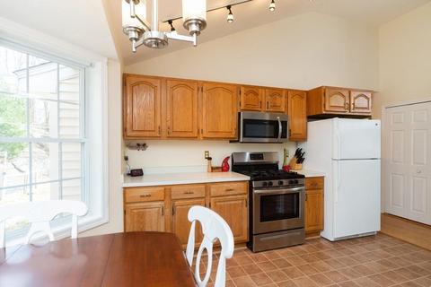 2 Ledgewood Ln, Worcester, MA 01609 photo 17