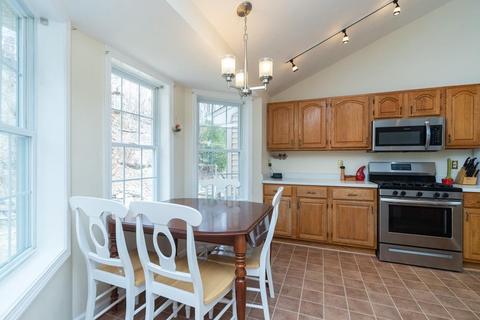 2 Ledgewood Ln, Worcester, MA 01609 photo 15