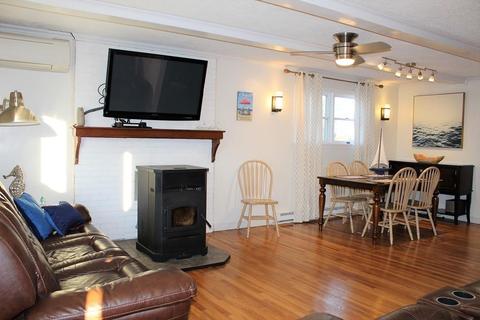 3 Hill St, Buzzards Bay, MA 02532 photo 5