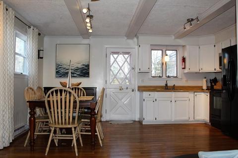 3 Hill St, Buzzards Bay, MA 02532 photo 6