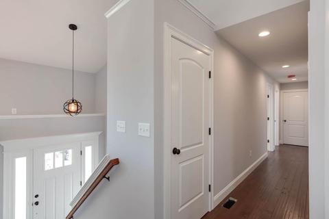 8 Juniper Ln, Dudley, MA 01571 photo 5