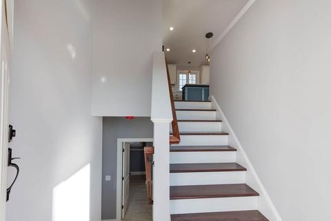 8 Juniper Ln, Dudley, MA 01571 photo 4