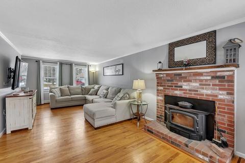 18 Robert Dr, Gardner, MA 01440 photo 4
