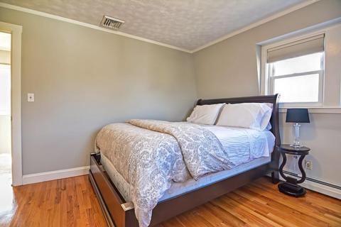 29 Center Ave, Reading, MA 01867 photo 24