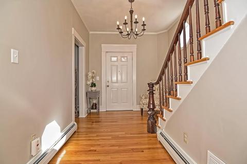 29 Center Ave, Reading, MA 01867 photo 3
