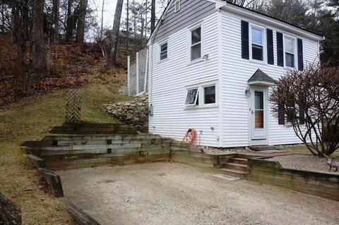 4 Mechanic St, Upton, MA 01568 photo 2