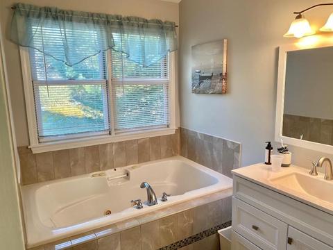 935 Meridian St, Fall River, MA 02720 photo 9