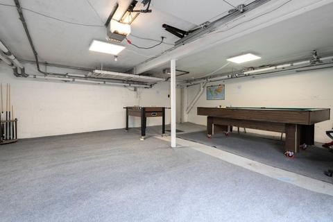 230 Middlesex Rd, Chestnut Hill, MA 02467 photo 25
