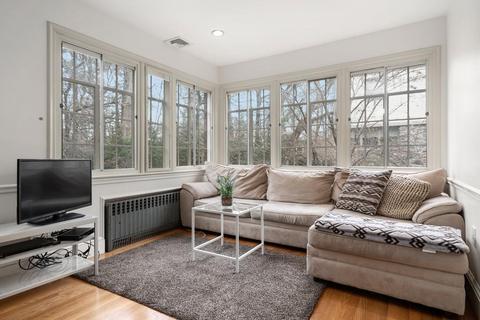 230 Middlesex Rd, Chestnut Hill, MA 02467 photo 7