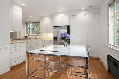 230 Middlesex Rd, Chestnut Hill, MA 02467 photo 9