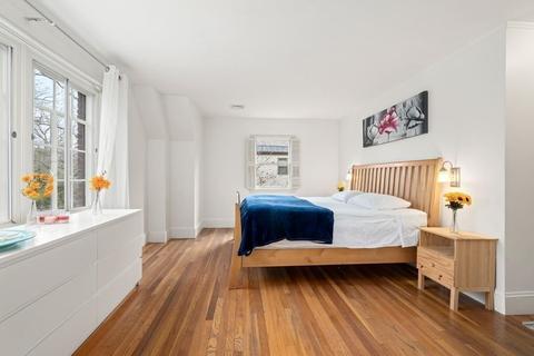 230 Middlesex Rd, Chestnut Hill, MA 02467 photo 14
