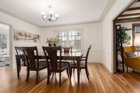 230 Middlesex Rd, Chestnut Hill, MA 02467 photo 5