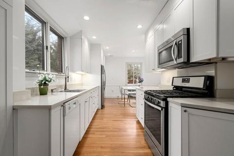 230 Middlesex Rd, Chestnut Hill, MA 02467 photo 11