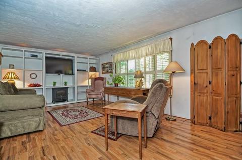150 Ash St, Spencer, MA 01562 photo 9