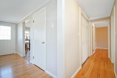 93 Bartels St, Springfield, MA 01128 photo 17