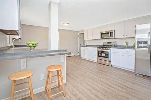 93 Bartels St, Springfield, MA 01128 photo 9