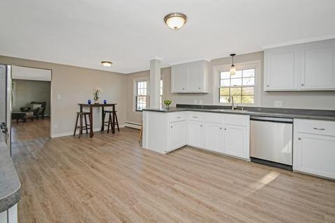 93 Bartels St, Springfield, MA 01128 photo 7