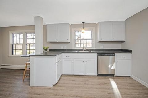 93 Bartels St, Springfield, MA 01128 photo 8