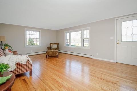 93 Bartels St, Springfield, MA 01128 photo 15