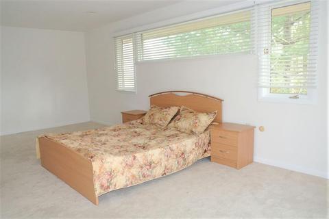 205 Glenneagle Dr, Mashpee, MA 02649 photo 17