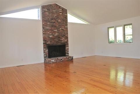 205 Glenneagle Dr, Mashpee, MA 02649 photo 10