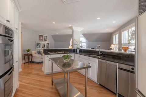 8 Walnut St, Marblehead, MA 01945 photo 14
