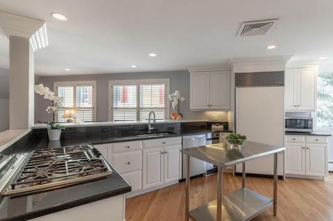 8 Walnut St, Marblehead, MA 01945 photo 15