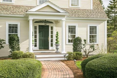 7 Jones St, Hingham, MA 02043 photo 3