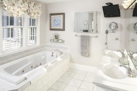 7 Jones St, Hingham, MA 02043 photo 21