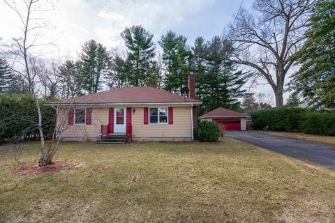 83 Parkerview St, Springfield, MA 01129 photo 2