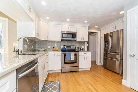 26 Whittier Rd, Reading, MA 01867 photo 9