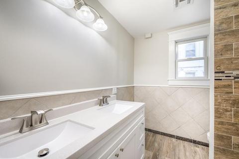 850 Chestnut St, Springfield, MA 01107 photo 14