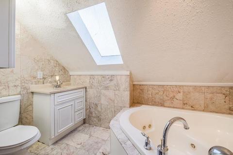 850 Chestnut St, Springfield, MA 01107 photo 33