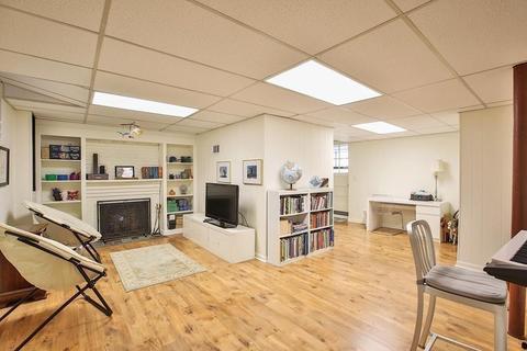 90 Falcon St, Needham, MA 02492 photo 12