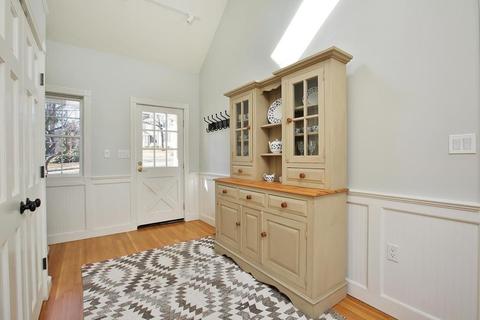 90 Falcon St, Needham, MA 02492 photo 3