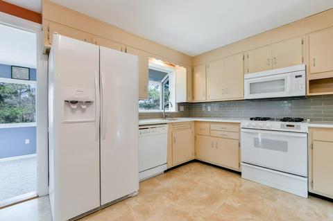 8 Ridley Rd, Dedham, MA 02026 photo 9