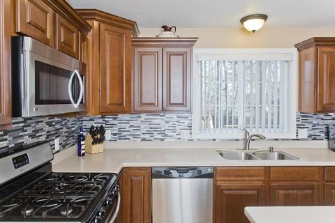 131 Carnarvon Cir, Springfield, MA 01109 photo 19