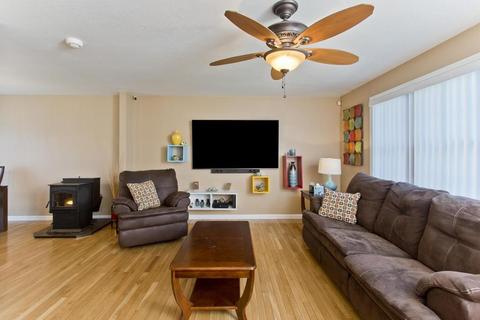 131 Carnarvon Cir, Springfield, MA 01109 photo 5