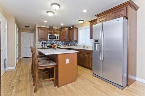 131 Carnarvon Cir, Springfield, MA 01109 photo 11