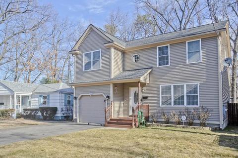 131 Carnarvon Cir, Springfield, MA 01109 photo 2