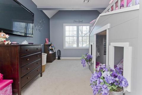 131 Carnarvon Cir, Springfield, MA 01109 photo 26
