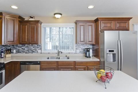 131 Carnarvon Cir, Springfield, MA 01109 photo 15