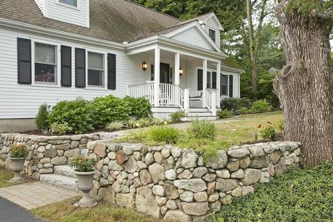45 So Pleasant St, Hingham, MA 02043 photo 2