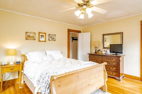 15 Chestnut St, Ware, MA 01082 photo 23