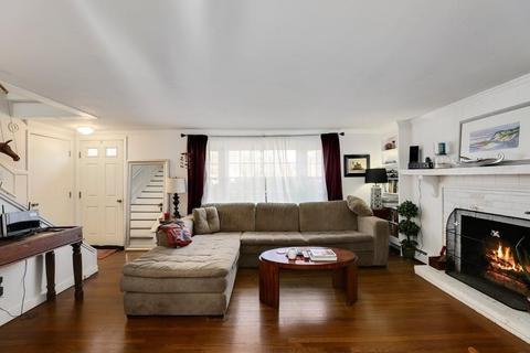 73 Lillian Dr, Hyannis, MA 02601 photo 5