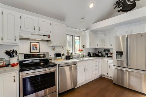 73 Lillian Dr, Hyannis, MA 02601 photo 9