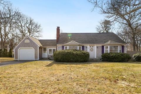 73 Lillian Dr, Hyannis, MA 02601 photo 1