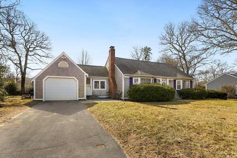 73 Lillian Dr, Hyannis, MA 02601 photo 3